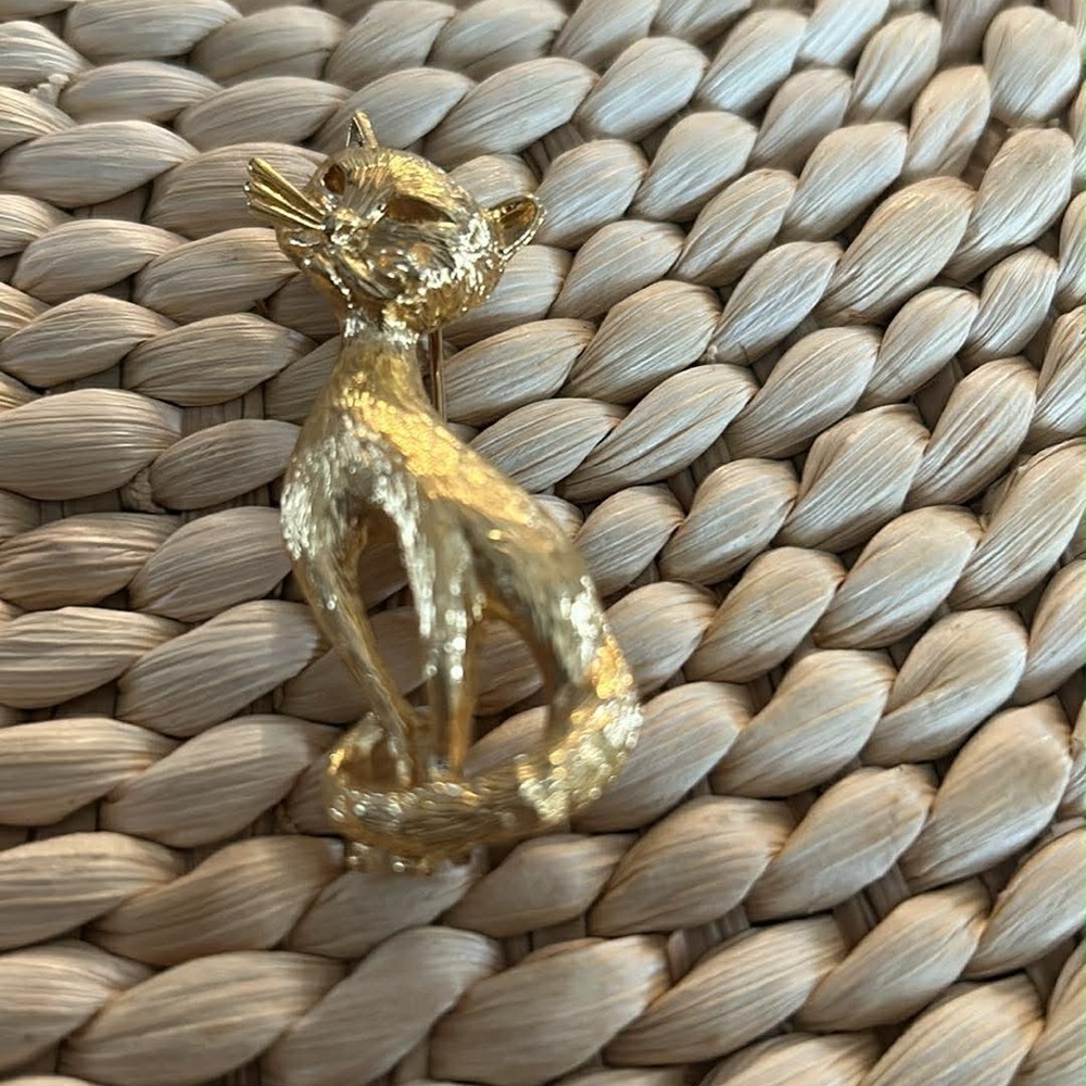 Vintage Monet Gold Cat Figurine Brooch
